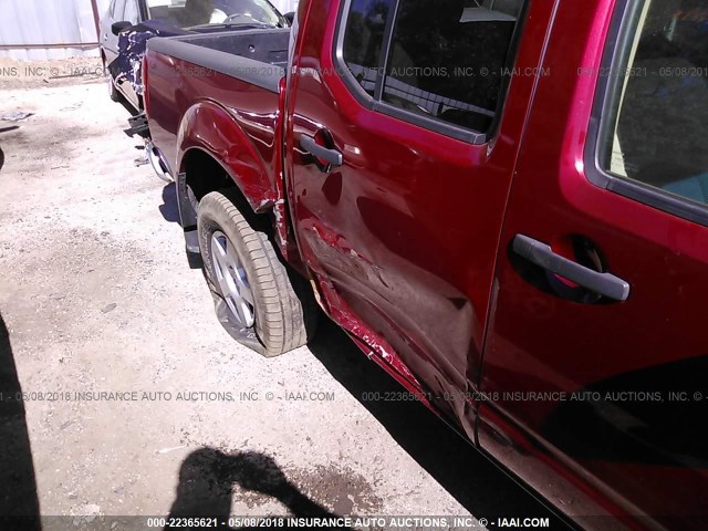 1N6AD07W66C426749 - 2006 NISSAN FRONTIER CREW CAB LE/SE/OFF ROAD RED photo 6