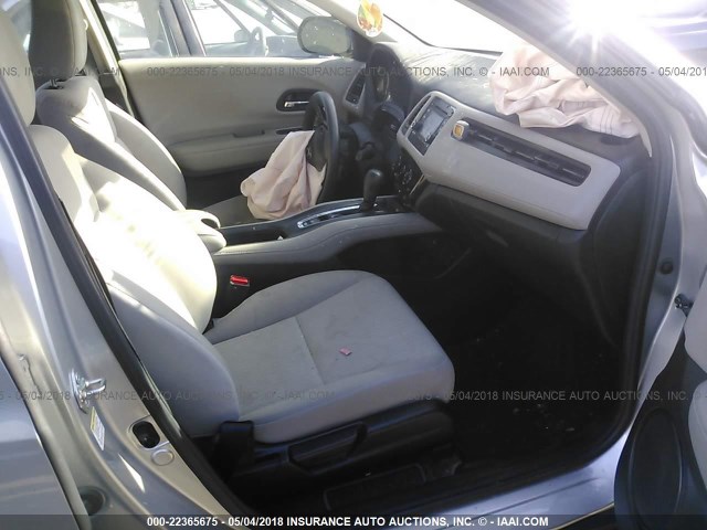 3CZRU5H35GM709113 - 2016 HONDA HR-V LX SILVER photo 5