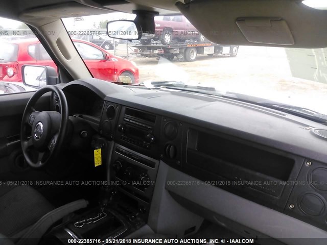 1J8HH48K36C199473 - 2006 JEEP COMMANDER WHITE photo 5