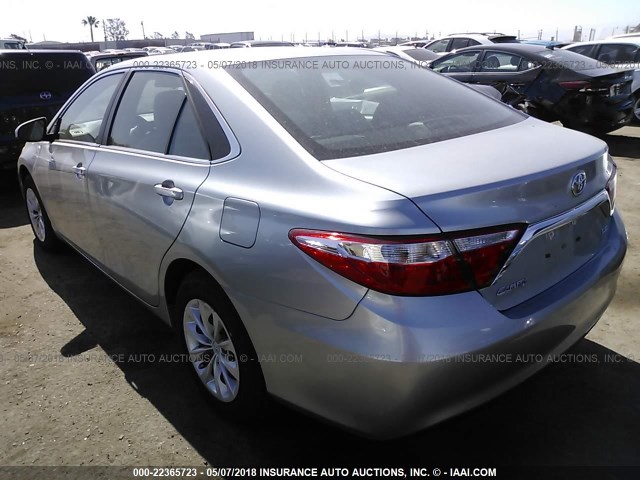 4T4BF1FK5GR570229 - 2016 TOYOTA CAMRY LE/XLE/SE/XSE SILVER photo 3