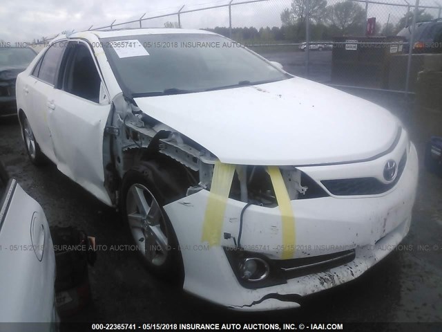 4T1BF1FK5DU295001 - 2013 TOYOTA CAMRY L/SE/LE/XLE WHITE photo 1