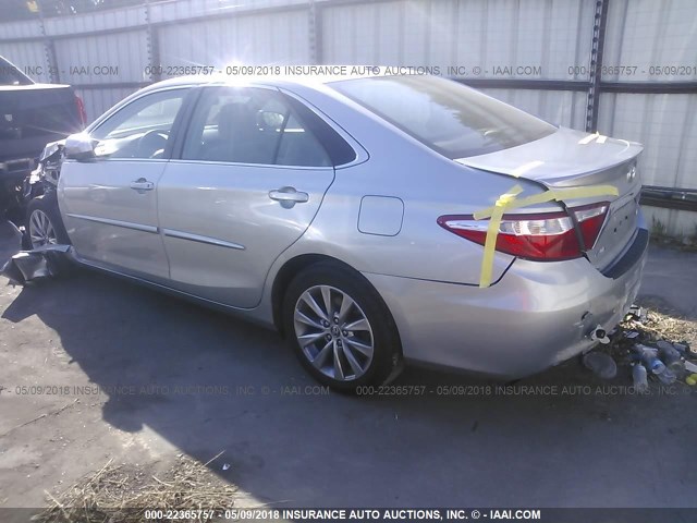 4T1BF1FKXGU524485 - 2016 TOYOTA CAMRY LE/XLE/SE/XSE SILVER photo 3