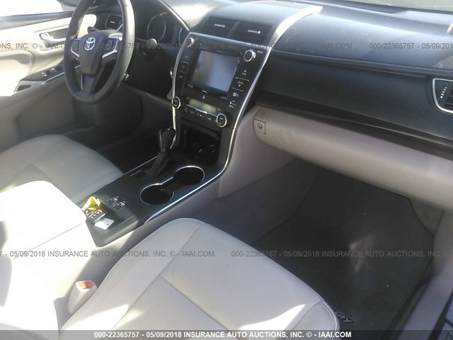 4T1BF1FKXGU524485 - 2016 TOYOTA CAMRY LE/XLE/SE/XSE SILVER photo 5