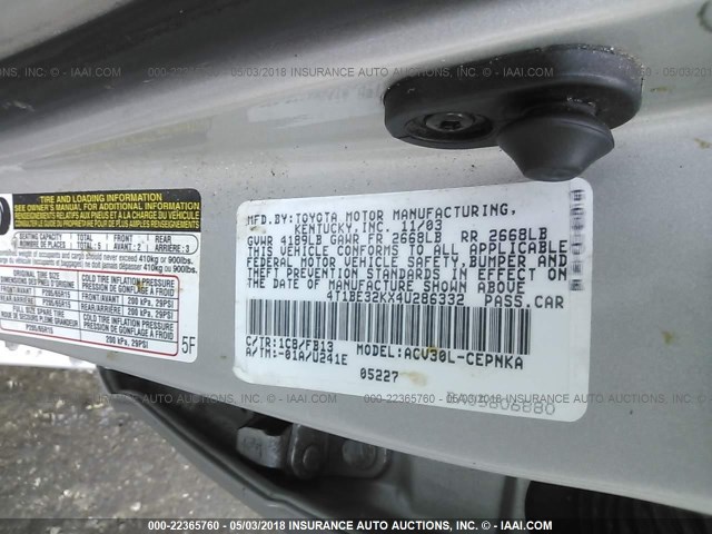 4T1BE32KX4U286332 - 2004 TOYOTA CAMRY LE/XLE/SE ვერცხლისფერი ფოტო 9