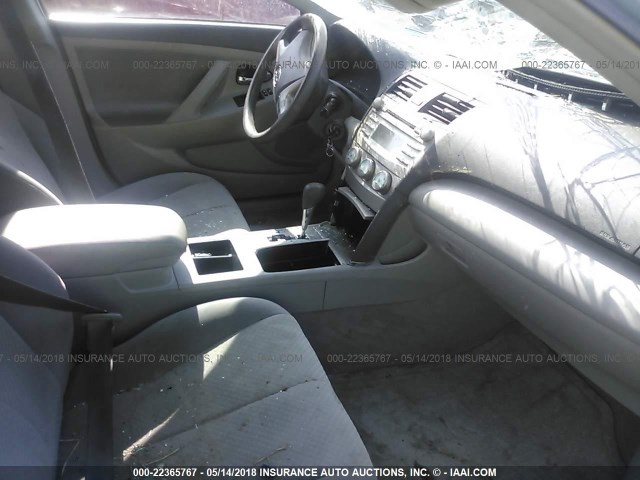 4T4BE46K39R077222 - 2009 TOYOTA CAMRY SE/LE/XLE BLUE photo 5