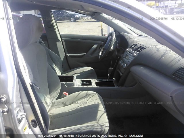 4T1BE46K29U415462 - 2009 TOYOTA CAMRY SE/LE/XLE 银色 照片 5