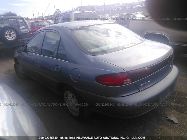 1FAFP13P3XW249720 - 1999 FORD ESCORT BLUE photo 3