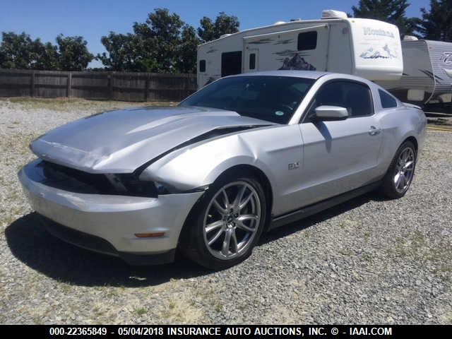 1ZVBP8CF3C5284201 - 2012 FORD MUSTANG GT SILVER photo 1