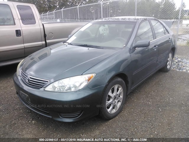 JTDBE32K963062546 - 2006 TOYOTA CAMRY LE/XLE GREEN photo 2
