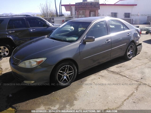 4T1BE32K94U861164 - 2004 TOYOTA CAMRY LE/XLE/SE ნაცრისფერი ფოტო 2