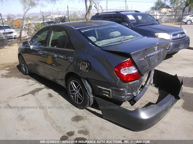 4T1BE32K94U861164 - 2004 TOYOTA CAMRY LE/XLE/SE ნაცრისფერი ფოტო 3