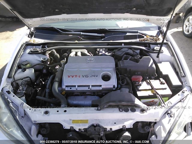 4T1BF32KX3U043518 - 2003 TOYOTA CAMRY LE/XLE/SE თეთრი ფოტო 10