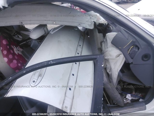 KNAGD128445301629 - 2004 KIA OPTIMA LX/EX WHITE photo 5