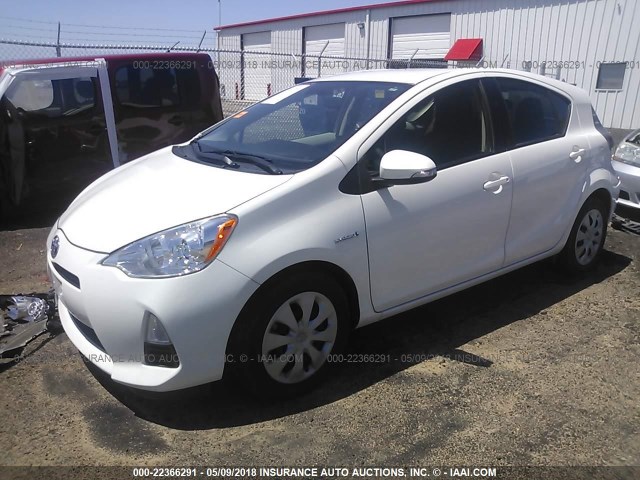 JTDKDTB37E1074426 - 2014 TOYOTA PRIUS C WHITE photo 2