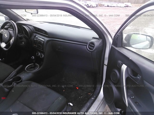 JTKJF5C77C3031198 - 2012 TOYOTA SCION TC 银色 照片 5
