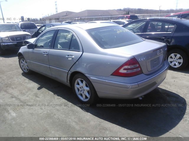 WDBRF81JX3F417332 - 2003 MERCEDES-BENZ C 240 4MATIC SILVER photo 3