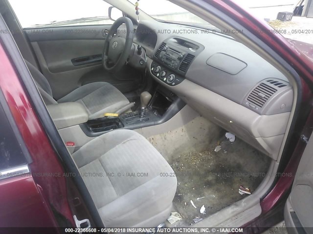 4T1BF32K35U096211 - 2005 TOYOTA CAMRY LE/XLE/SE მუქწითელი ფოტო 5