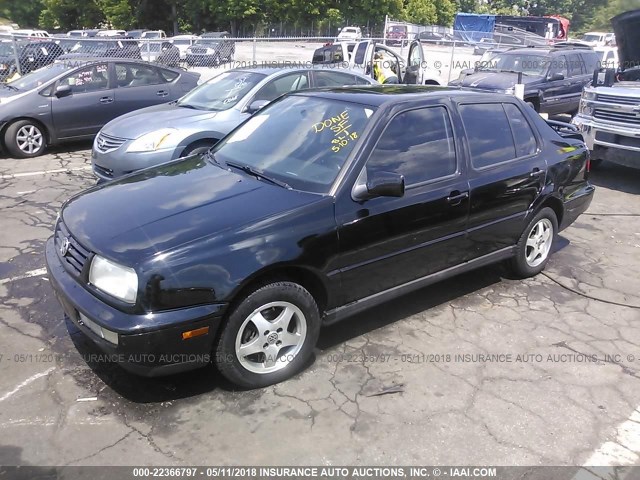 3VWPA81H2WM252608 - 1998 VOLKSWAGEN JETTA WOLFSBURG 黑色 照片 2