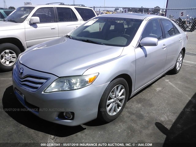 4T4BF3EK3BR106409 - 2011 TOYOTA CAMRY SE/LE/XLE SILVER photo 2