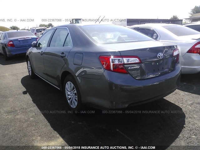 4T4BF1FKXCR177434 - 2012 TOYOTA CAMRY SE/LE/XLE GRAY photo 3