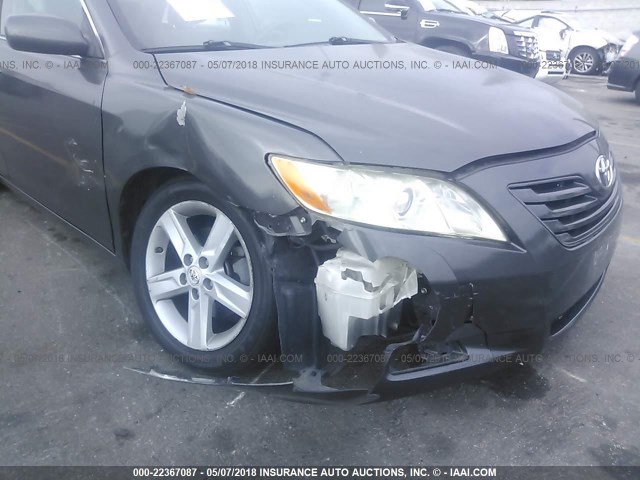 4T4BE46K49R048988 - 2009 TOYOTA CAMRY SE/LE/XLE GRAY photo 6
