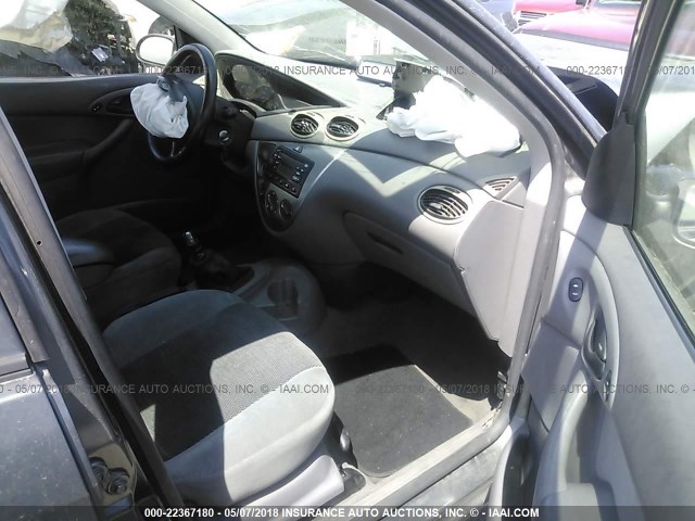 1FAFP38362W288442 - 2002 FORD FOCUS ZTS GRAY photo 5