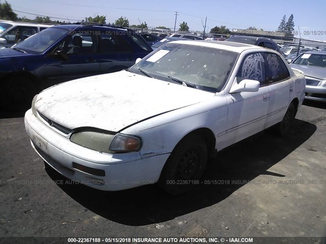 JT2BG12K4T0409320 - 1996 TOYOTA CAMRY DX/LE/XLE თეთრი ფოტო 2