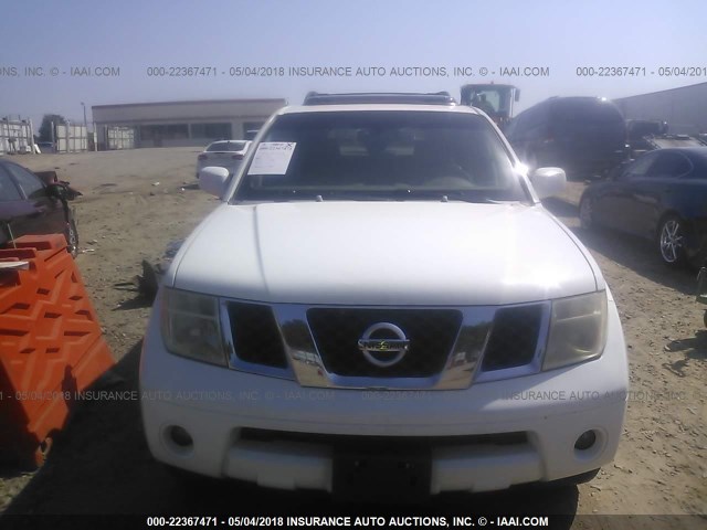 5N1AR18W66C601683 - 2006 NISSAN PATHFINDER LE/SE/XE WHITE photo 6