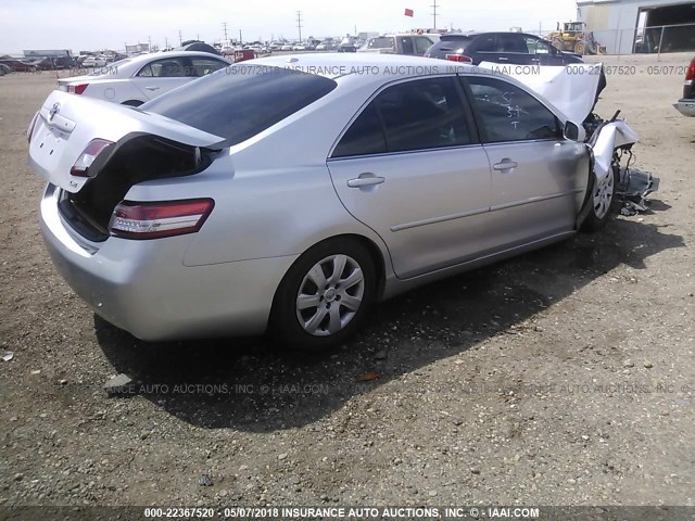 4T4BF3EK3BR098103 - 2011 TOYOTA CAMRY SE/LE/XLE ვერცხლისფერი ფოტო 4