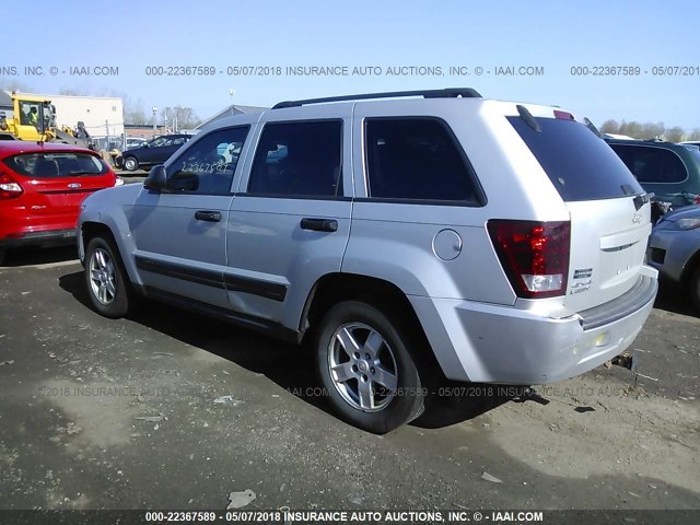 1J4GR48K06C277895 - 2006 JEEP GRAND CHEROKEE LAREDO/COLUMBIA/FREEDOM SILVER photo 3