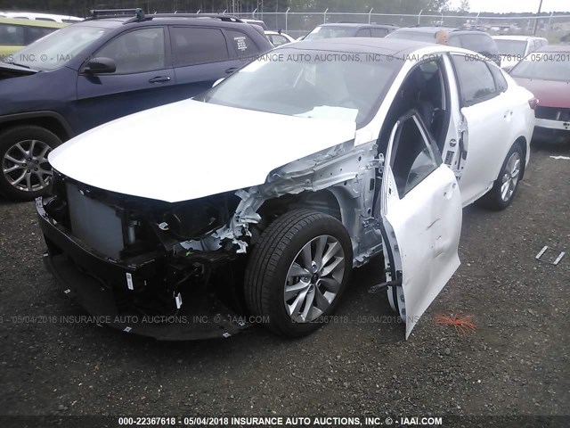 5XXGT4L38JG245664 - 2018 KIA OPTIMA LX/S WHITE photo 2