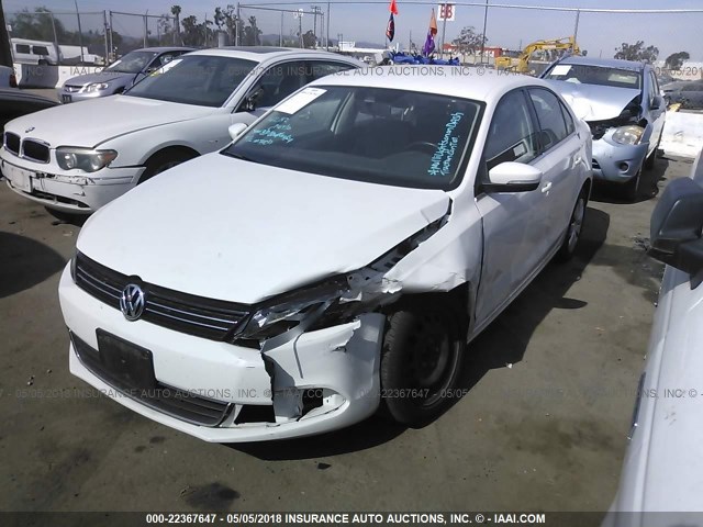 3VWDP7AJXDM380641 - 2013 VOLKSWAGEN JETTA SE 白色 照片 2