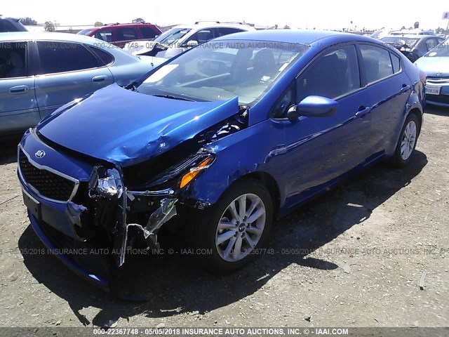 3KPFL4A78HE015515 - 2017 KIA FORTE LX/S BLUE photo 2