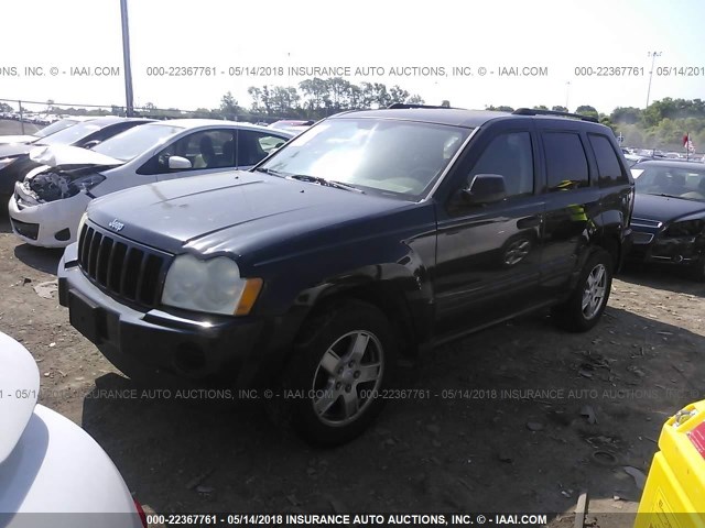 1J4GR48K15C614704 - 2005 JEEP GRAND CHEROKEE LAREDO/COLUMBIA/FREEDOM BLACK photo 2