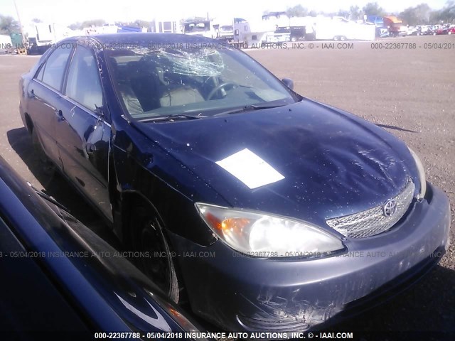 4T1BE32K62U501427 - 2002 TOYOTA CAMRY LE/XLE/SE BLUE photo 1