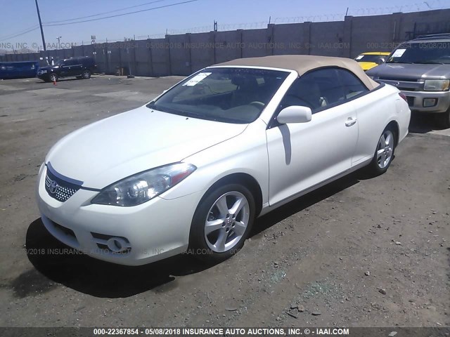 4T1FA38P67U111743 - 2007 TOYOTA CAMRY SOLARA SE/SLE WHITE photo 2