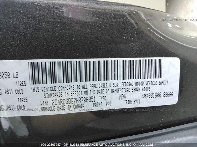 2C4RDGBG7HR706351 - 2017 DODGE GRAND CARAVAN SE GRAY photo 9