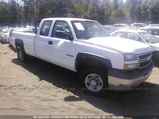 1GCHC29U96E255205 - 2006 CHEVROLET SILVERADO C2500 HEAVY DUTY WHITE photo 1