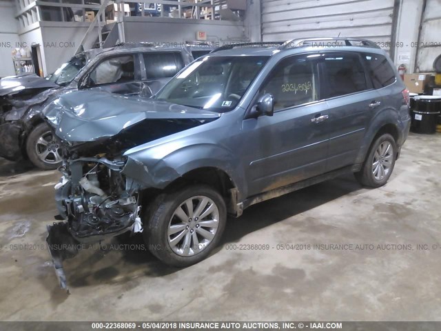 JF2SHAEC7DH432135 - 2013 SUBARU FORESTER LIMITED BLUE photo 2