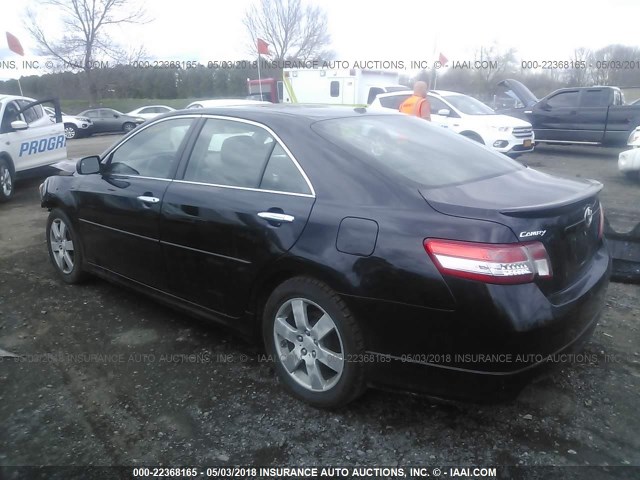 4T1BF3EK8BU664010 - 2011 TOYOTA CAMRY SE/LE/XLE BLACK photo 3
