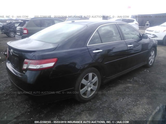 4T1BF3EK8BU664010 - 2011 TOYOTA CAMRY SE/LE/XLE BLACK photo 4