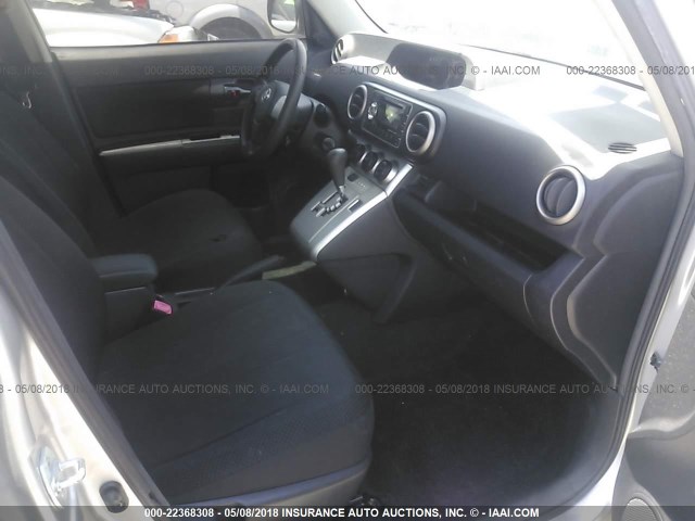 JTLKE50E091074887 - 2009 TOYOTA SCION XB SILVER photo 5