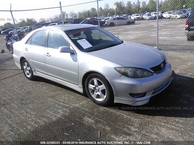 4T1BE32K35U097748 - 2005 TOYOTA CAMRY LE/XLE/SE Gümüş foto 1