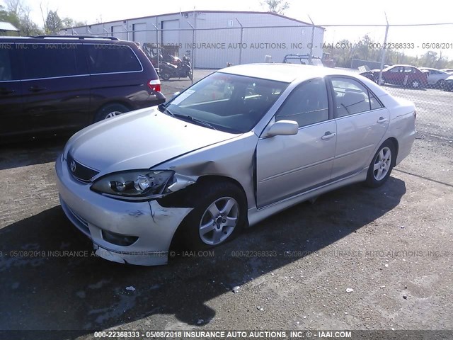 4T1BE32K35U097748 - 2005 TOYOTA CAMRY LE/XLE/SE Gümüş foto 2