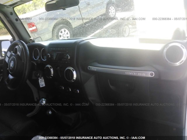 1C4AJWAG2CL290227 - 2012 JEEP WRANGLER SPORT 白色 照片 5