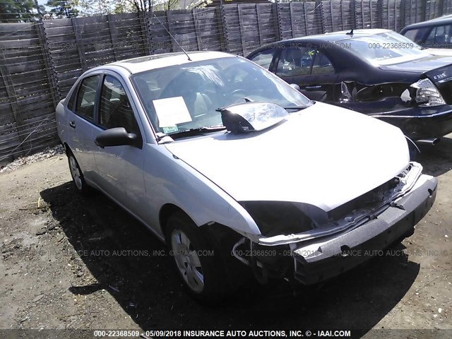 1FAHP34N47W214024 - 2007 FORD FOCUS ZX4/S/SE/SES 银色 照片 1
