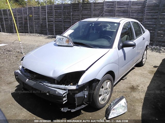 1FAHP34N47W214024 - 2007 FORD FOCUS ZX4/S/SE/SES 银色 照片 2