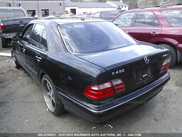 WDBJF83J6YX033835 - 2000 MERCEDES-BENZ E 430 BLACK photo 3