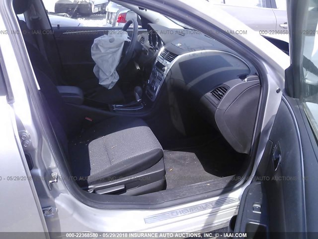 1G1ZC5EB0AF301803 - 2010 CHEVROLET MALIBU 1LT 银色 照片 5