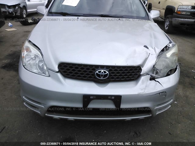 2T1LR32E44C209072 - 2004 TOYOTA COROLLA MATRIX XR SILVER photo 6